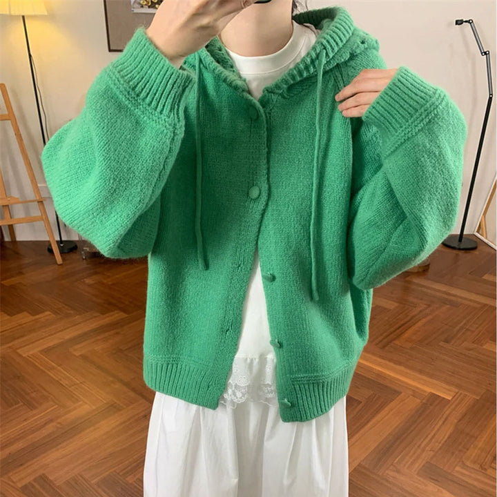 Kvinders hyggelige oversized cardigan med hætte og knapdetaljer Stilla