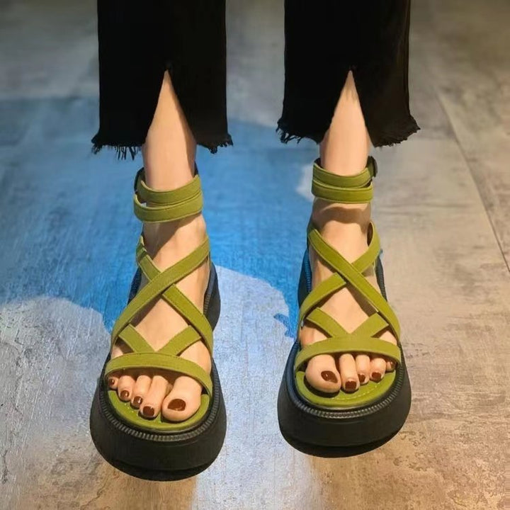 Dame Plateau-sandaletter med elegant krydsrem og skridsikker sål Stilla