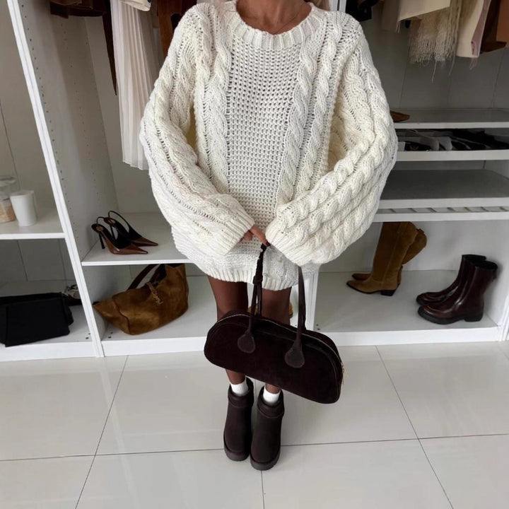 Kvinders strikkede pullover med chunky kabelmønster og oversized pasform Stilla