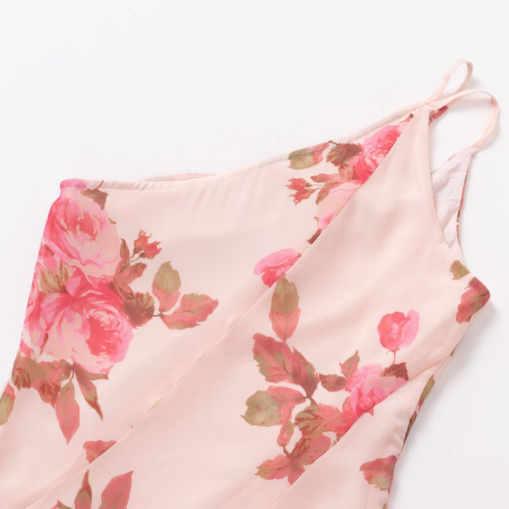 Dame asymmetrisk MAXIKJOLE med blomsterprint og elegant chiffonmateriale Stilla