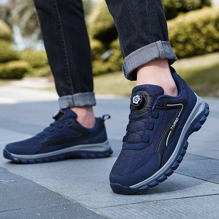 Unisex nan let trail- og by sneakers med fint justerbar drejeåbning, forstærket tåhætte og multidirektionelt profileret sål Skovae
