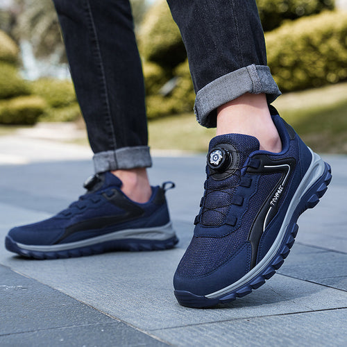 Unisex nan let trail- og by sneakers med fint justerbar drejeåbning, forstærket tåhætte og multidirektionelt profileret sål Skovae