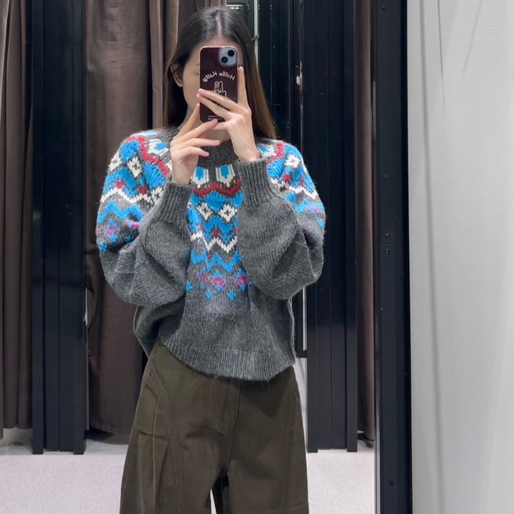 Damernes strikket sweater med farverigt mønster Stilla