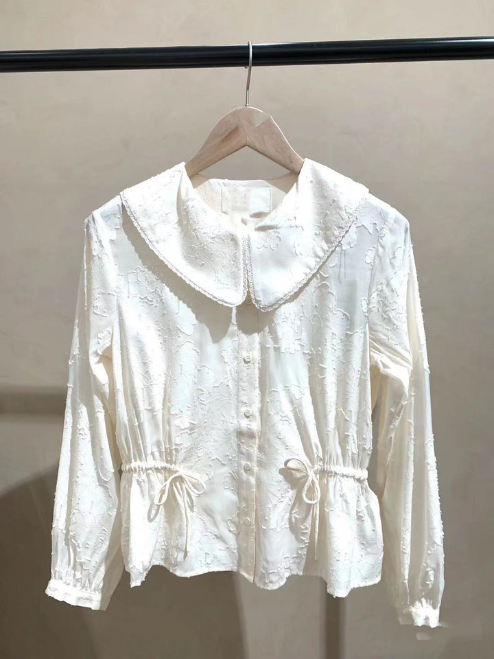 Dame Langærmet bluse med elegant spidemotiv og flæsedetaljer Stilla
