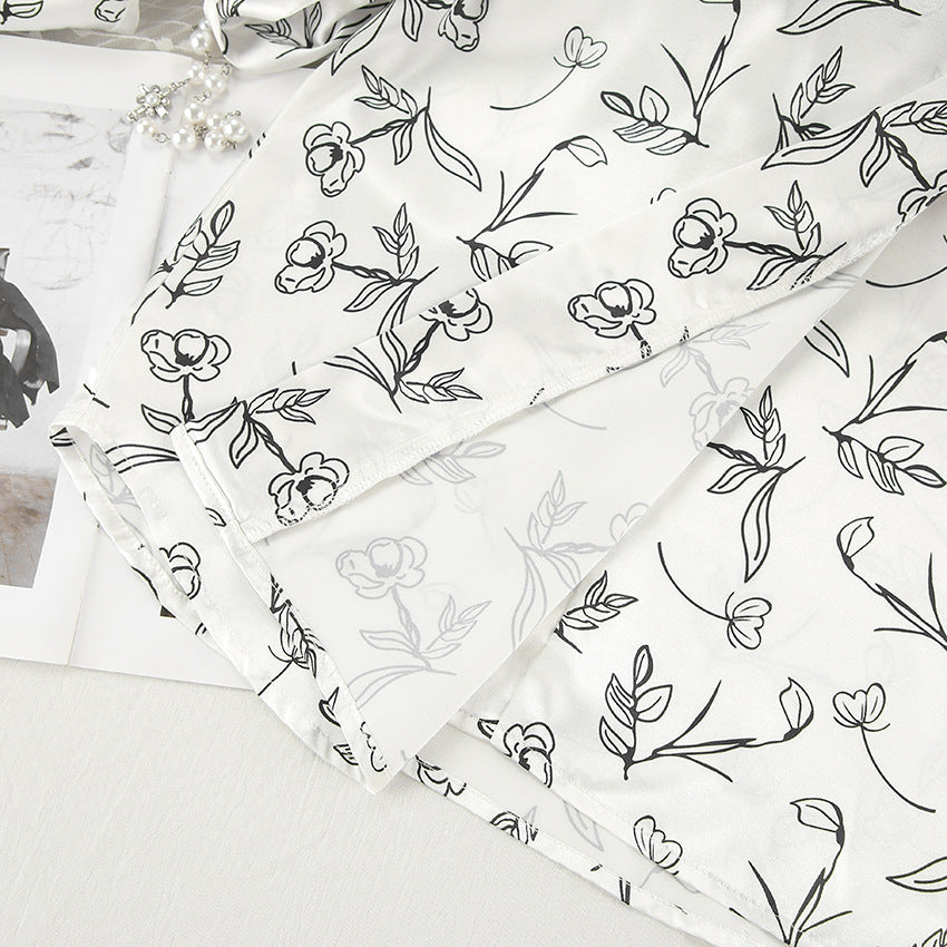 Dame pyjamasæt med detaljeret blomsterdesign og luftig pasform Stilla