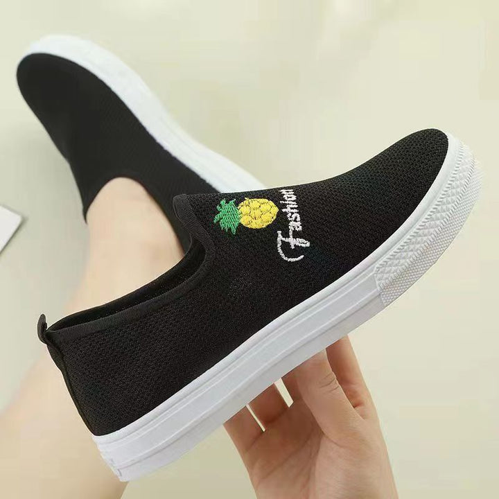 Femme Let Mesh Slip-On Sneakers med sjov broderi Stilla