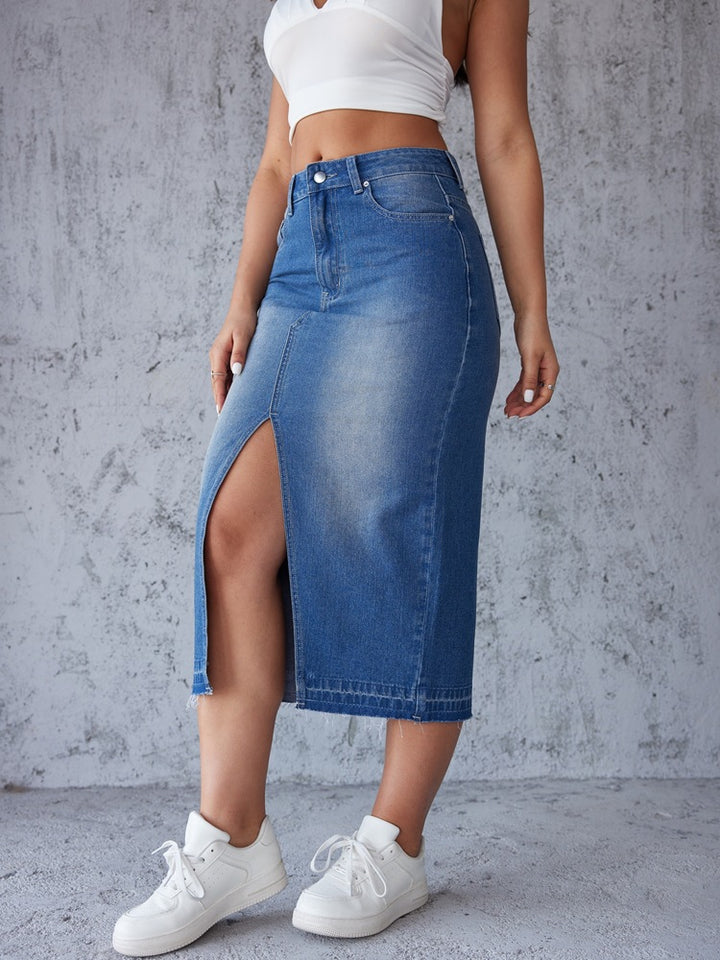 Dame denim midi nederdel med højt slids og tilpasset snit Skovae