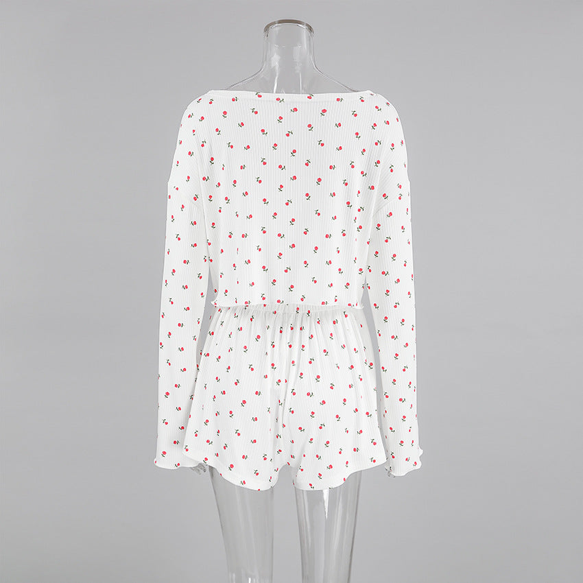 Dame hyggeligt pyjamasæt med blomsterprint og cropped top Stilla