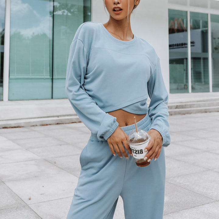 Kvindernes afslappede sæt med cropped top og brede sweatpants Skovae