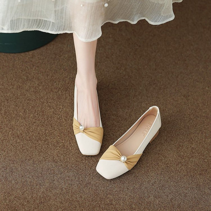 Dame elegante ballerinaer med moderigtigt bånd-detalje og perlepræget accent Stilla
