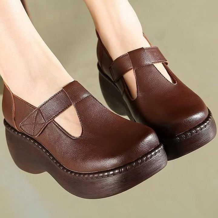 Dame Plateau-sandaler med justerbare stropper og elegant afslutning Stilla