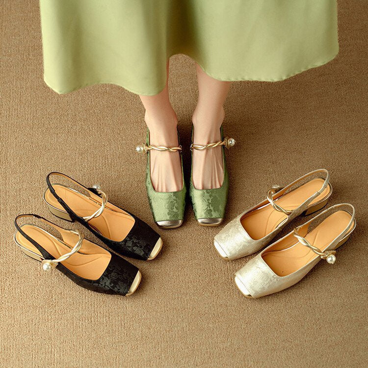 Dame Slingback-pumps med dekorativ perle-detail og elegant blokhæl Stilla
