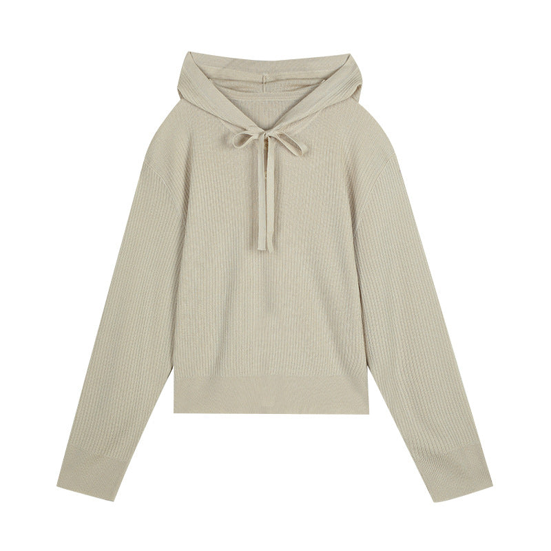 Dame moderigtig hoodie med stilfuld V-udskæring og dekorativ snor Stilla