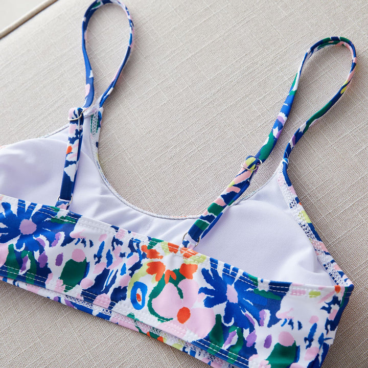 Dame bikini sæt med blomsterdesign og justerbare stropper Stilla