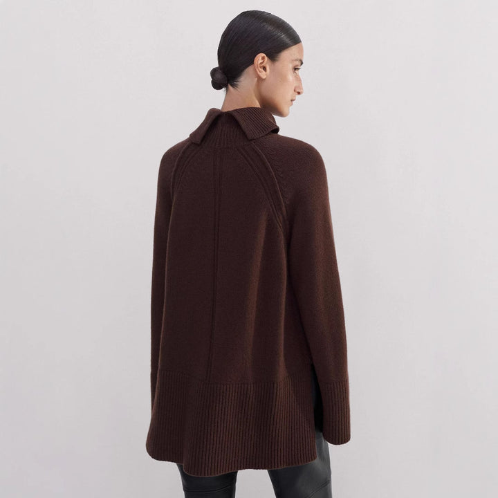 Dame grovstrik pullover med høj krave og sideslidser Stilla