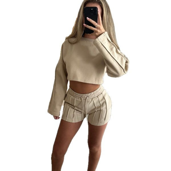 Kvinders afslappede cropped sæt med brede shorts og fashionable 3/4 ærmer