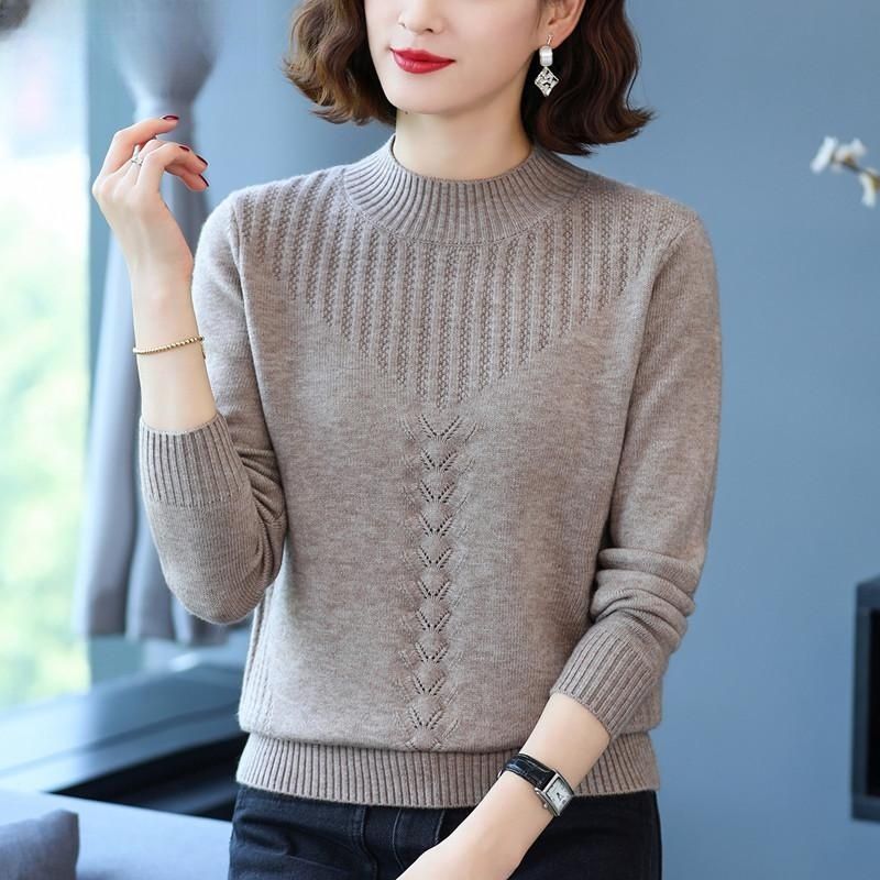 Kvindernes elegante strikkede sweater med moderne kabelmønster Stilla