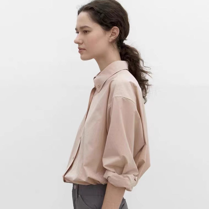 Dame afslappet overshirt-bluse lavet af kvalitets bomuldsblanding med behagelig pasform og fine detaljer Stilla