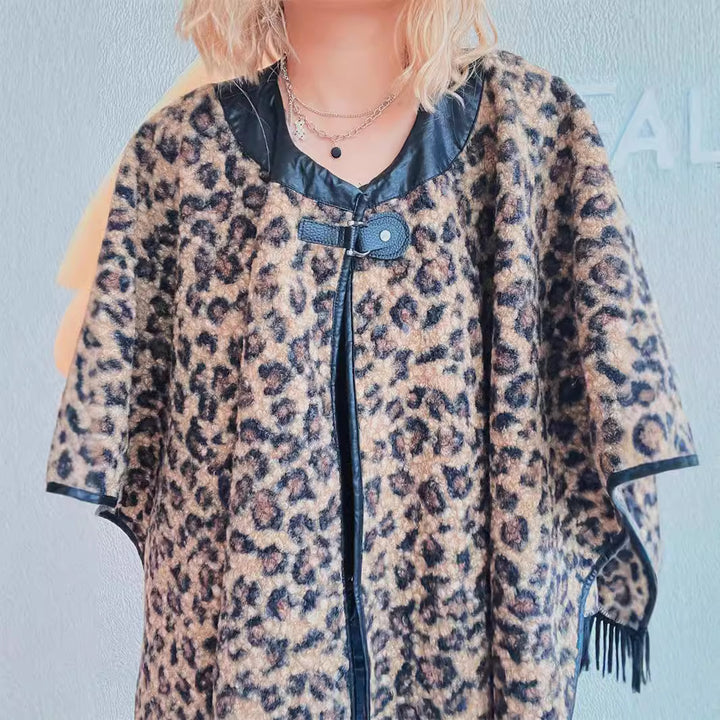 Damer fashionable poncho med frynser og dyreprint Stilla