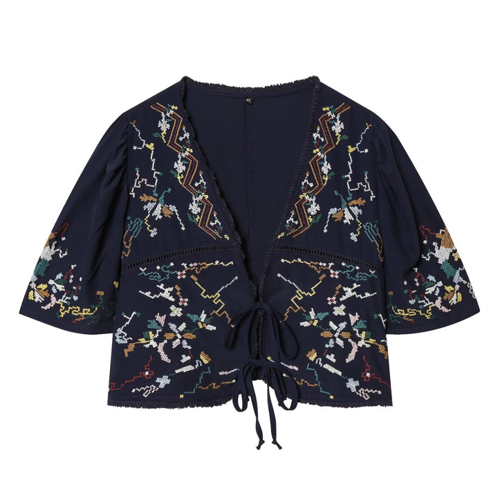 Dame kort bluse med plads til elegante bind Skovae