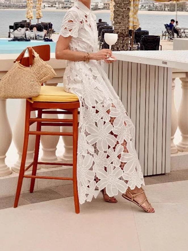 Dame maxikjole med florale spidse detaljer og elegant bælte Stilla