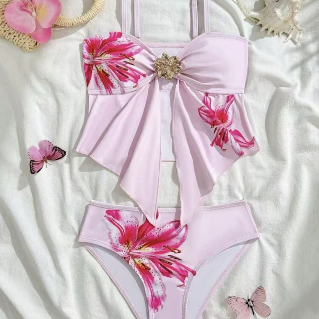 Dame bikini-sæt med blomsterindpakningsdetalje og elegant blomsterapplikation Skovae