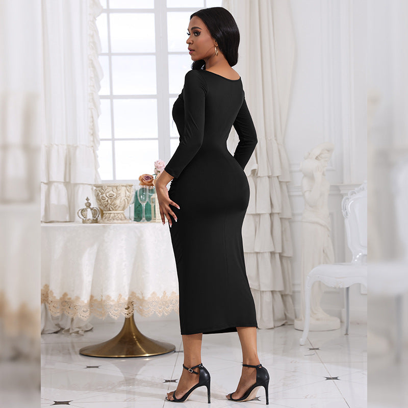 Dame figursyet midi-kjole med elegant drapering og langærmet Stilla