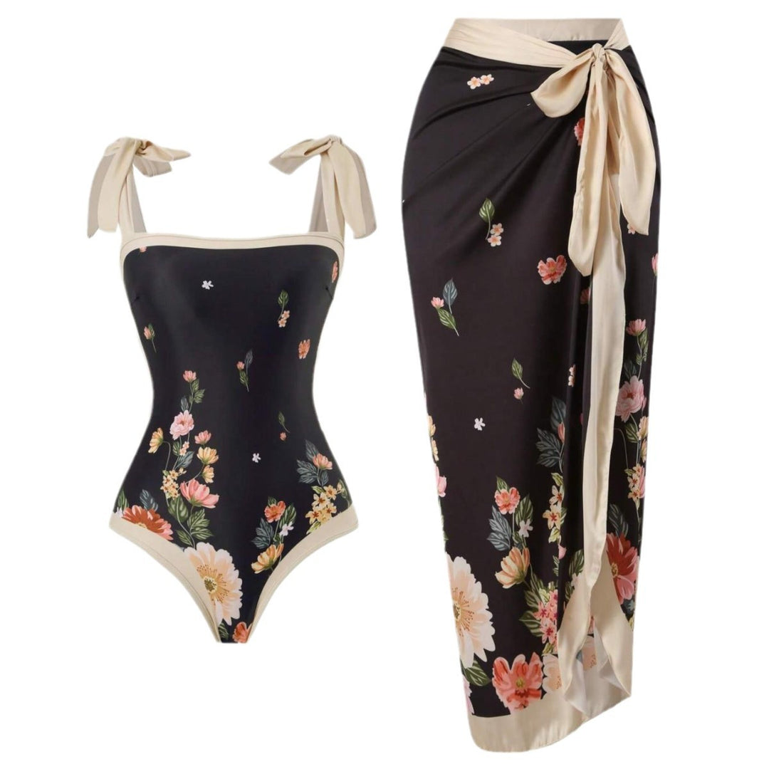 Damer Elegant badedragt med florale accenter og fashionable sarong Skovae
