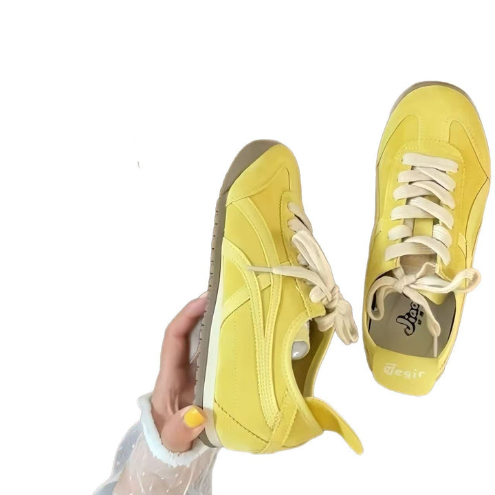Dame sneakers med stilfuldt metallic-indlæg og åndbart overmateriale Stilla