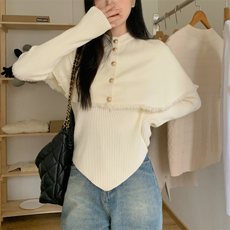 Femme Stilet Button-Up Top med Lagdelt Fjaesebund Stilla