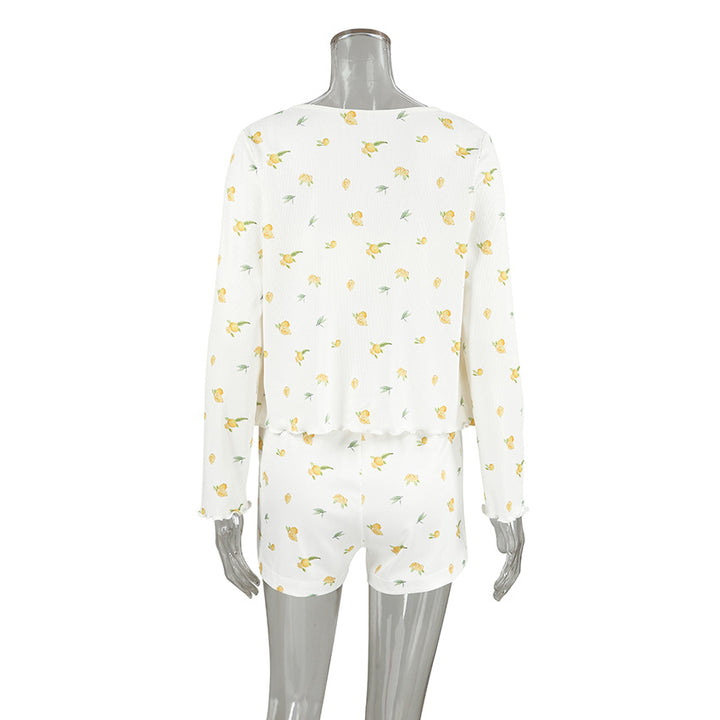 Dame sæt lavet af højkvalitets, blomsteret materiale med crop-top og shorts Stilla
