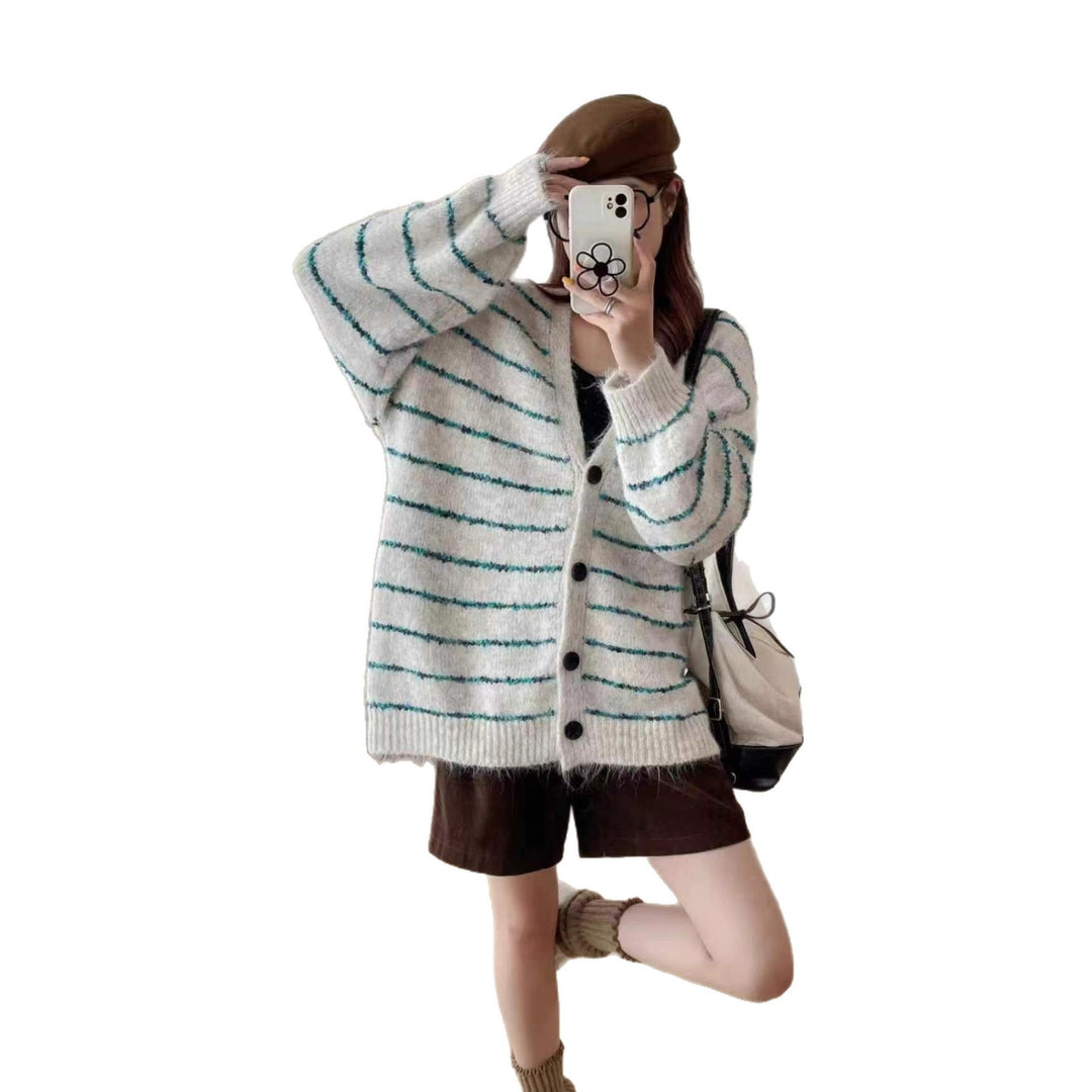 Kvinders chunky strikket cardigan med farvede striber og fashionable snit Stilla