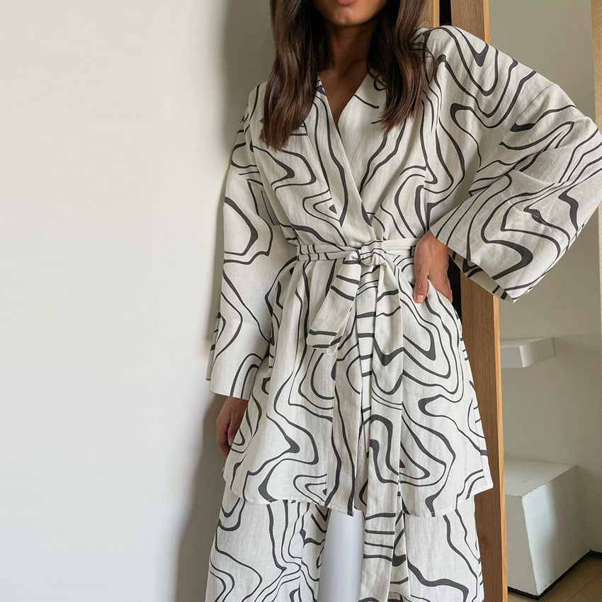 Dame Loungewear-sæt med elegant kimono-design og bred ben Stilla