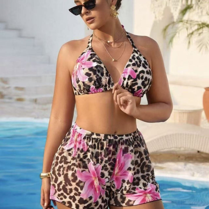 Dame bikini sæt med moderigtigt dyremønster og højtskårne shorts Skovae