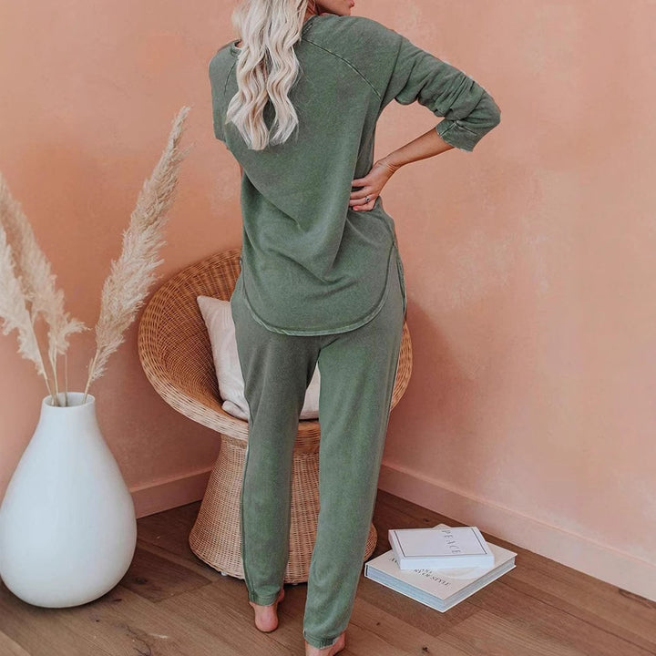 Kvindernes komfortable lounge sæt med stilfuld oversized sweater og afslappende bukser Stilla