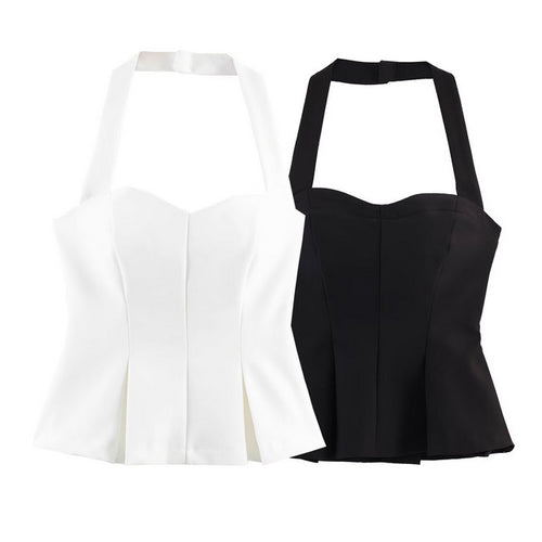 Dame halterneck-top med elegant taljesnit og fine plisseedetaljer Skovae