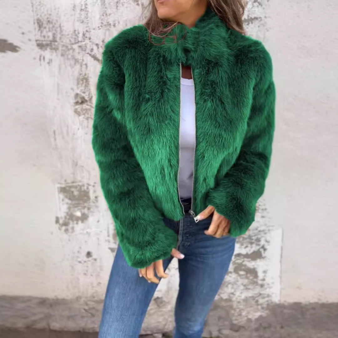 Dame kunstpelsjakke med høj krave og zip-up design Stilla