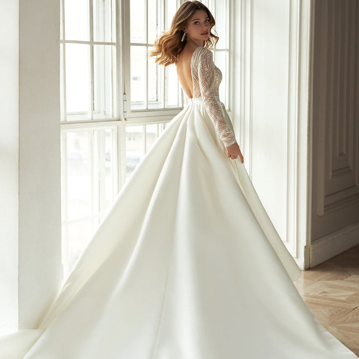 Dame Bryllupskjole med elegante blonde-applikationer og svajende nederdel Stilla