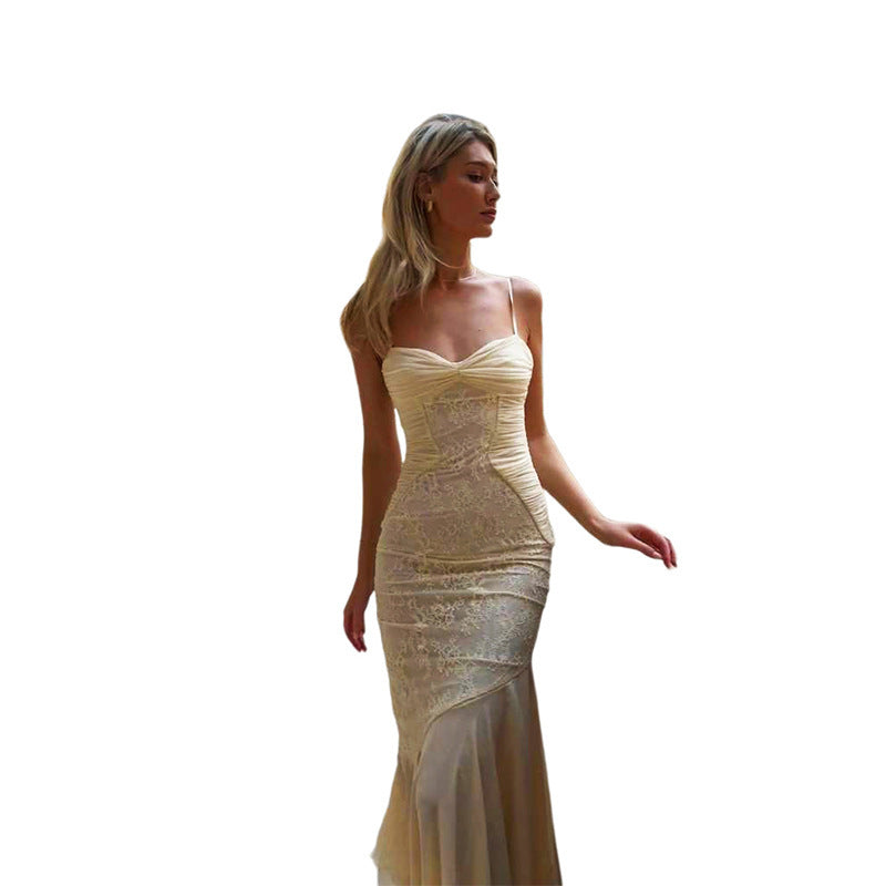 Dame Figurtilpasset Maxikjole med Spaghetti-stropper og elegant Draperingsdesign Skovae
