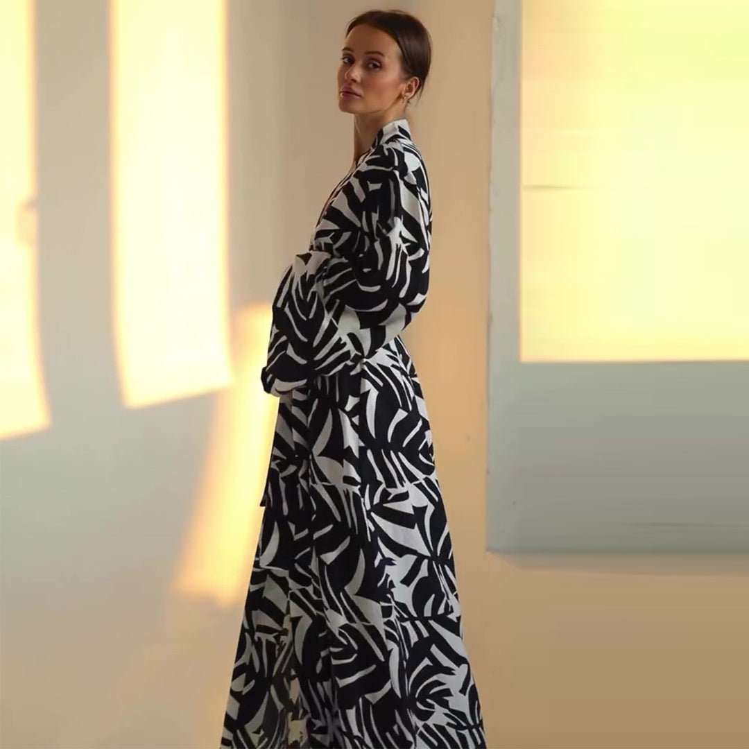 Kvinders strandoutfit med trendy blomsterprint Skovae
