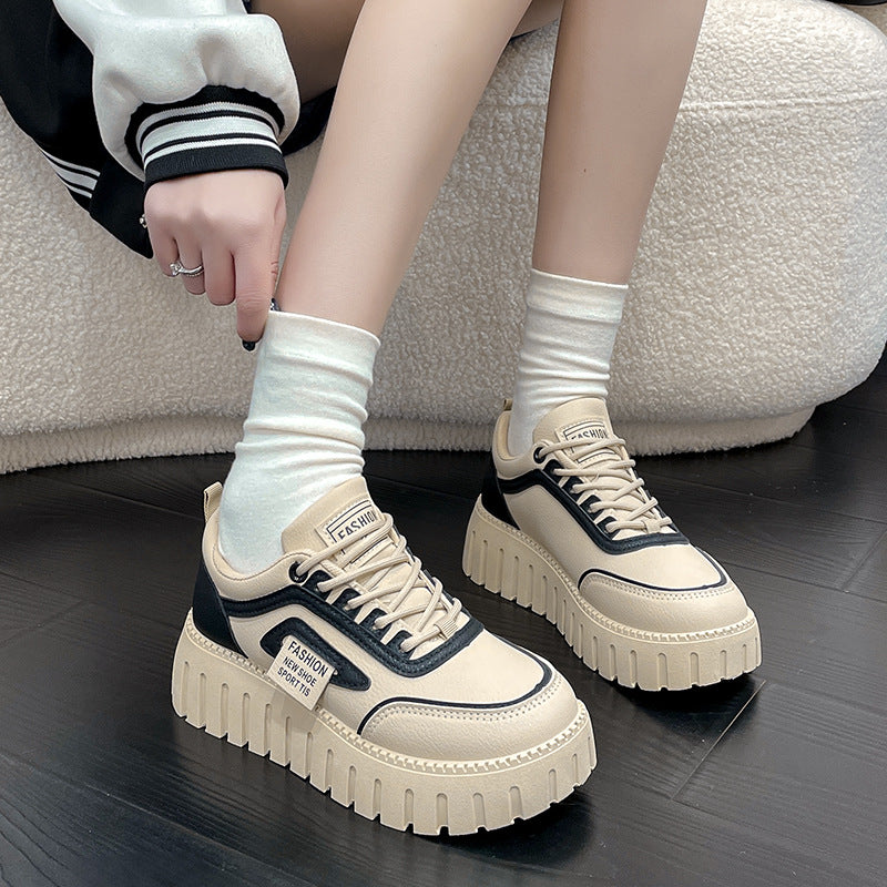 Dame Sneakers med tyk plateau og sportiv design Stilla