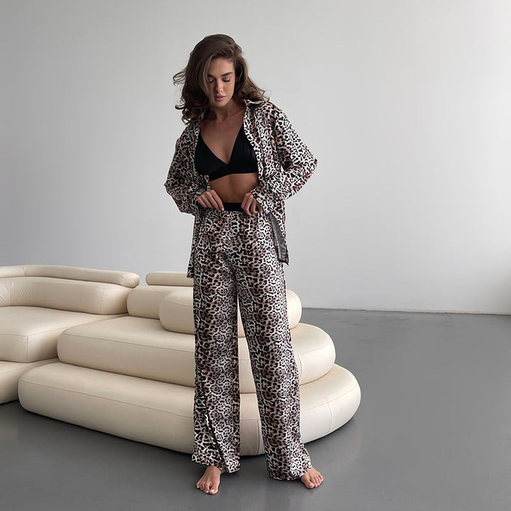 Dame Satin-loungewear-sæt med dyremønster og løs pasform Stilla