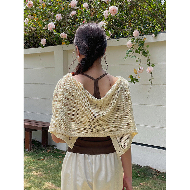 Dame strikstola med elegant off-shoulder-detalje Stilla