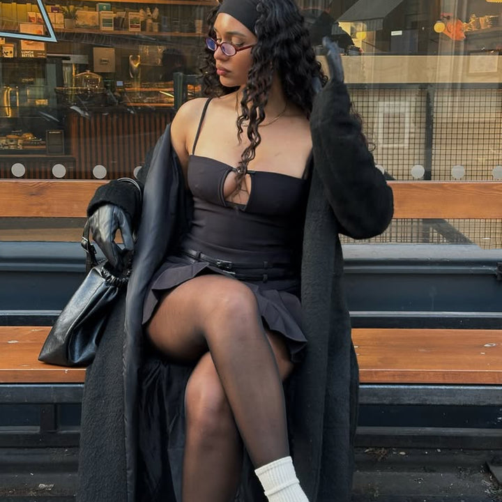 Dame bustier top med dyb udskæring og minimalistisk design Stilla