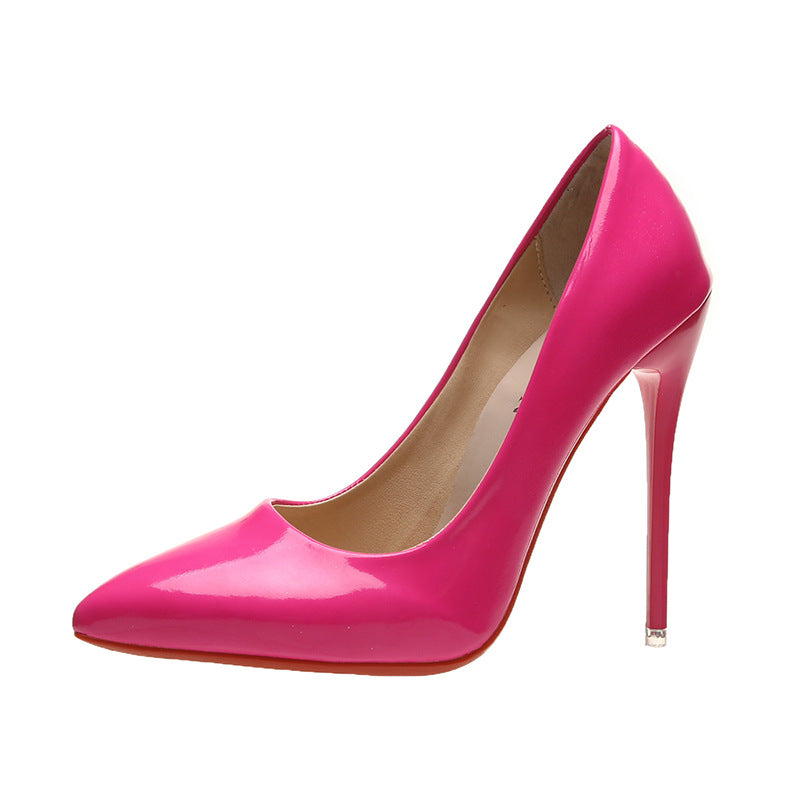 Dame nan elegante lakpumps med spids tå, høj stilettohæl og polstret indersål Skovae