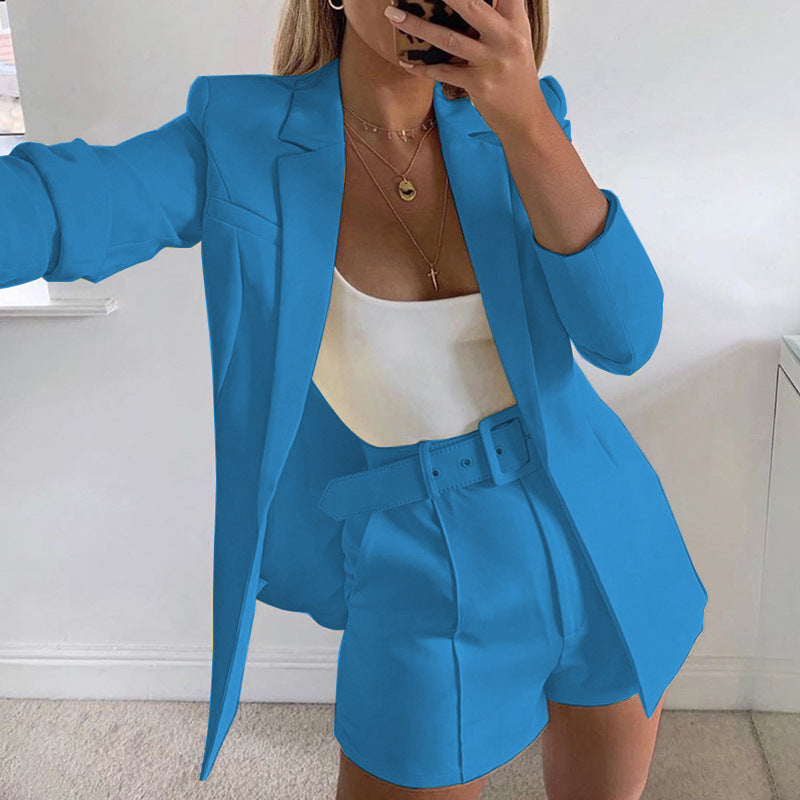 Dame Mode Blazer sæt med figursyet snit og højtaljede shorts Skovae