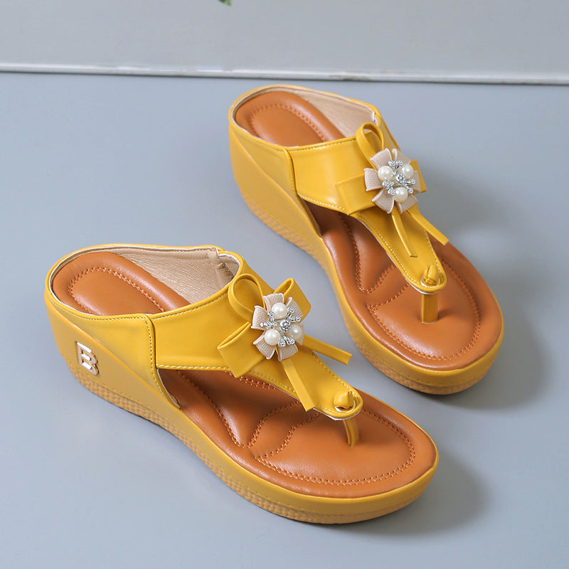Dame Komfortable Wedge-Sandaler med elegante Blomsterapplikationer Stilla