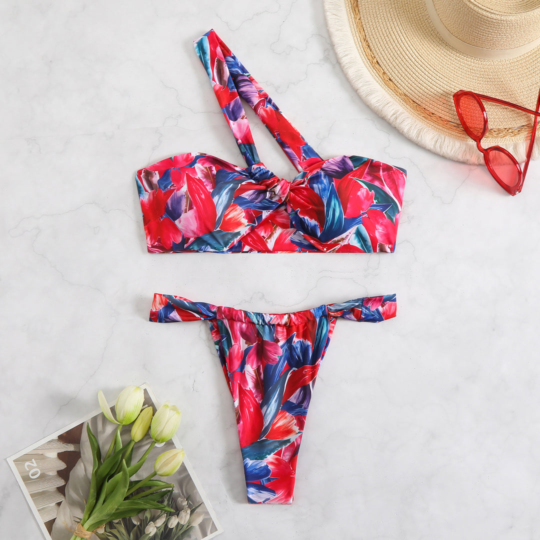 Dame bandeau-bikini med asymmetrisk stropper og fashionable vikledetaljer skovae