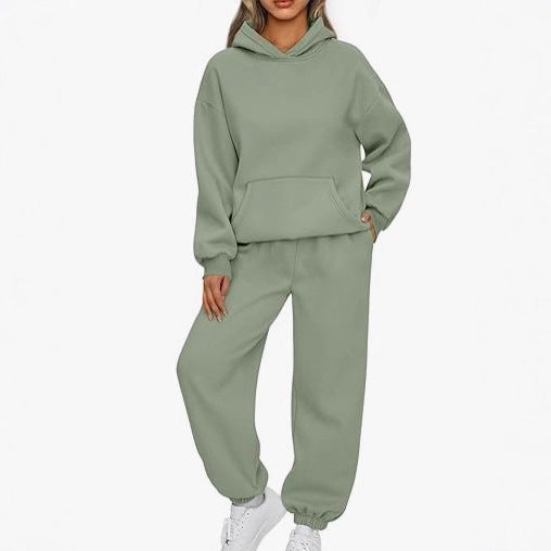Kvinders afslappede hoodie jumpsuit lavet af kvalitets sweat materiale med praktiske lommer Skovae