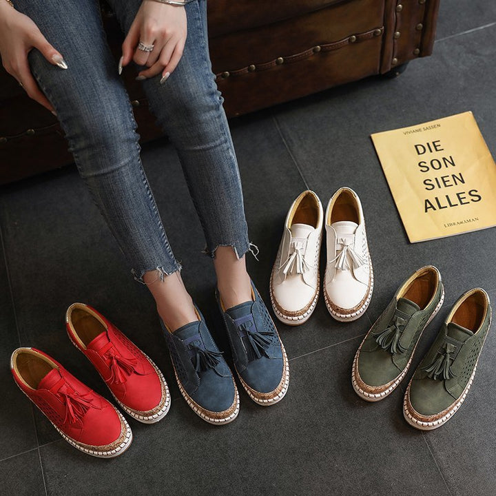 Dame nan perforeret Slip-On Sneaker med kvaster, kork-platform og dekorativ håndsyning Skovae